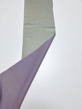 画像をギャラリービューアに読み込む, 刺繍・暈し絣織り・柳鼠×藤色両面無地【六つ釦】【限定】