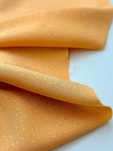 画像をギャラリービューアに読み込む, 散らし斑点に花模様【六つ釦】