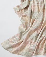 画像をギャラリービューアに読み込む, 抽象菊の総地紋に雲取り草花模様【ギャザータイプ】(再販)