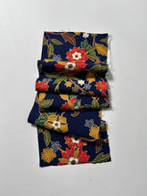 画像をギャラリービューアに読み込む, 変わり華に桔梗唐草絵模様【S】