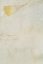 画像をギャラリービューアに読み込む, 芝地紋に金彩縁の扇模様