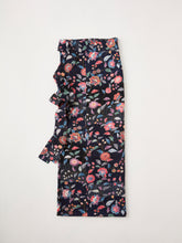 画像をギャラリービューアに読み込む, 紗綾型地紋に型染草花模様【シュッケニ】