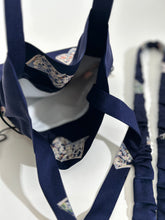 画像をギャラリービューアに読み込む, 読み本冊子金彩花模様【巾着】