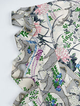 画像をギャラリービューアに読み込む, 車絵に藤花模様【長丈シュッケニ】