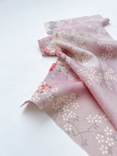 画像をギャラリービューアに読み込む, 大牡丹に金彩縁模様【四つ釦】