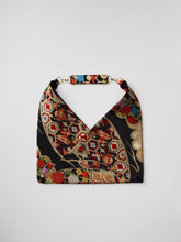 画像をギャラリービューアに読み込む, 唐織吉祥花模様黒字金糸【あずま型 中】上物