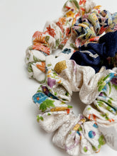 画像をギャラリービューアに読み込む, 白地に小花模様【小】5点セット