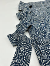 画像をギャラリービューアに読み込む, 型染菊亀甲模様(両面)【長丈シュッケニ】