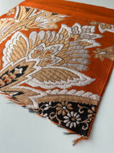 画像をギャラリービューアに読み込む, 【あずま型 中】唐草織り模様