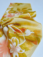 画像をギャラリービューアに読み込む, 抽象絵地紋に草花模様金彩【サイドギャザーワンピース】