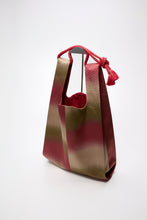 画像をギャラリービューアに読み込む, 濃い紅に薄苔色暈し【ケニショ・大】