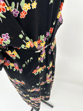 画像をギャラリービューアに読み込む, 縞花並び模様【六つ釦】