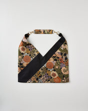 画像をギャラリービューアに読み込む, 【あずま型 中】唐織縦書き草花模様