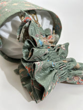 画像をギャラリービューアに読み込む, 紗綾型に花地紋、梅楓模様