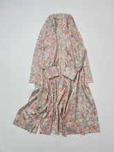 画像をギャラリービューアに読み込む, 総紗綾型地紋に絞り梅桜模様金彩【四つ釦】