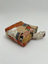 画像をギャラリービューアに読み込む, 七宝地紋に破れ色紙古典柄模様【中】