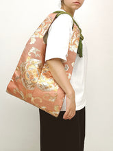 画像をギャラリービューアに読み込む, 唐花紋模様【ケニショ・大】