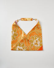 画像をギャラリービューアに読み込む, 【あずま型 中】唐織更紗花模様