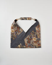 画像をギャラリービューアに読み込む, 【あずま型 中】唐織の流水松竹梅模様