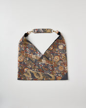 画像をギャラリービューアに読み込む, 【あずま型 中】唐織の流水松竹梅模様