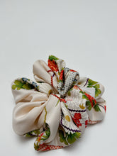 画像をギャラリービューアに読み込む, 金彩に古典花模様【大・単品】