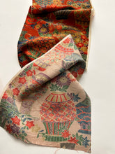 画像をギャラリービューアに読み込む, 華壺に松絵の地紋模様