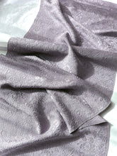 画像をギャラリービューアに読み込む, 【特長】総花織り出し模様色無地