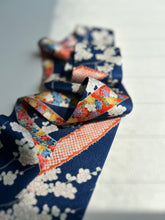 画像をギャラリービューアに読み込む, 短冊に枝梅模様【特短】