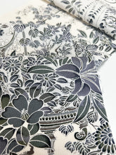 画像をギャラリービューアに読み込む, 百合菊楓梅花尽くし模様【ブラウス】
