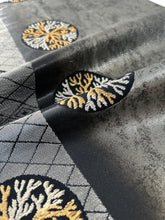 画像をギャラリービューアに読み込む, 飛び丸柄・献上有職模様引箔と金銀糸【あずま型 大】