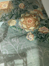 画像をギャラリービューアに読み込む, 【あずま型 中】唐織正倉院・鳳凰花模様・金銀糸