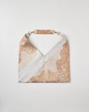 画像をギャラリービューアに読み込む, 【あずま型 中】雲どり華鳥模様