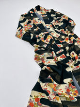 画像をギャラリービューアに読み込む, 雲掛け古典模様金彩【四つ釦】