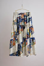 画像をギャラリービューアに読み込む, 枝葉地紋に四季草花模様【ティアード】