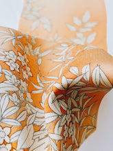 画像をギャラリービューアに読み込む, 単色暈しの草花模様【六つ釦】