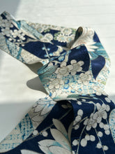 画像をギャラリービューアに読み込む, 流水地紋に大牡丹・組紐模様【特短】