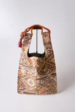 画像をギャラリービューアに読み込む, 唐織格天井舞楽模様【ケニショ・大】