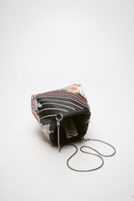 画像をギャラリービューアに読み込む, 曲線絵に唐花牡丹模様①【ケニガマ・小】