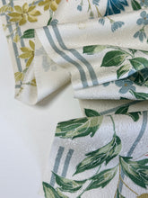 画像をギャラリービューアに読み込む, 霧吹き地紋に格子線花草模様【ティアード】