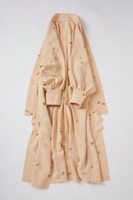 画像をギャラリービューアに読み込む, 刺繍の飛び柄【四つ釦】