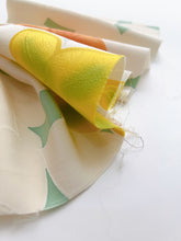 画像をギャラリービューアに読み込む, 大花地紋模様