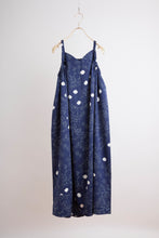 画像をギャラリービューアに読み込む, 点絞りに点花絵模様【サイドギャザーワンピース】