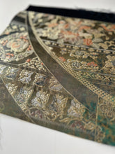 画像をギャラリービューアに読み込む, 【あずま型 中】花鳥唐草模様・引箔