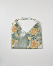 画像をギャラリービューアに読み込む, 【あずま型 中】唐織正倉院・鳳凰花模様・金銀糸