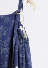 画像をギャラリービューアに読み込む, 点絞りに点花絵模様【サイドギャザーワンピース】