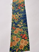 画像をギャラリービューアに読み込む, 紗綾型地紋に水彩風花模様【六つ釦】