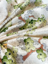 画像をギャラリービューアに読み込む, 変わり亀甲枝梅模様【ブラウス】