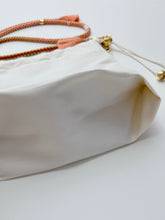 画像をギャラリービューアに読み込む, 絹生成り【ケニ巾着】