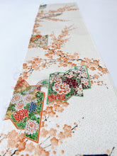 画像をギャラリービューアに読み込む, 屏風に四季の草花模様枝梅模様【ギャザータイプ】(新商品)