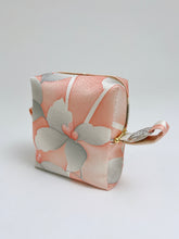 画像をギャラリービューアに読み込む, 紗綾型地紋に暈し花絵模様【大】